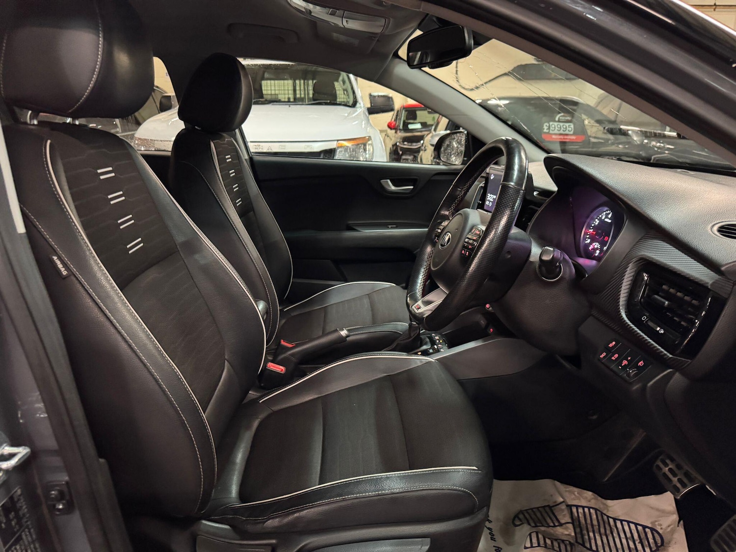 Used Kia Stonic 2021 for sale - 77215925: Photo 11