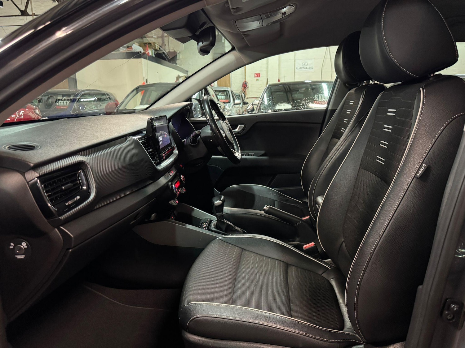 Used Kia Stonic 2021 for sale - 77215925: Photo 14