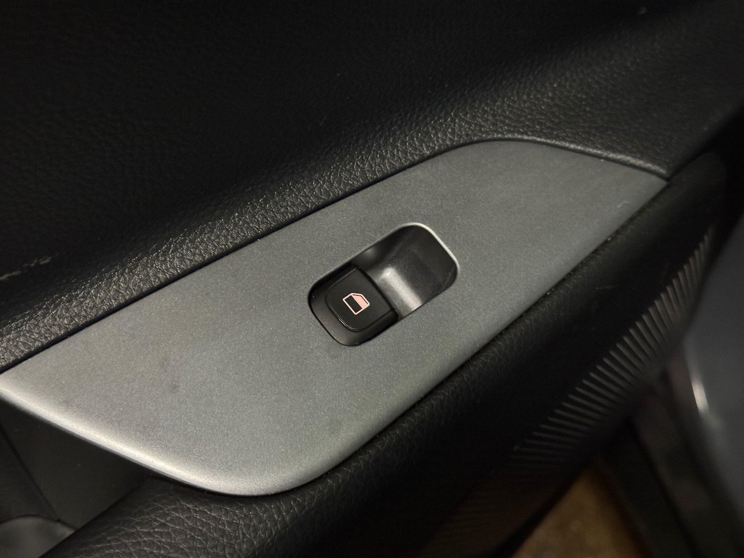 Used Kia Stonic 2021 for sale - 77215925: Photo 24