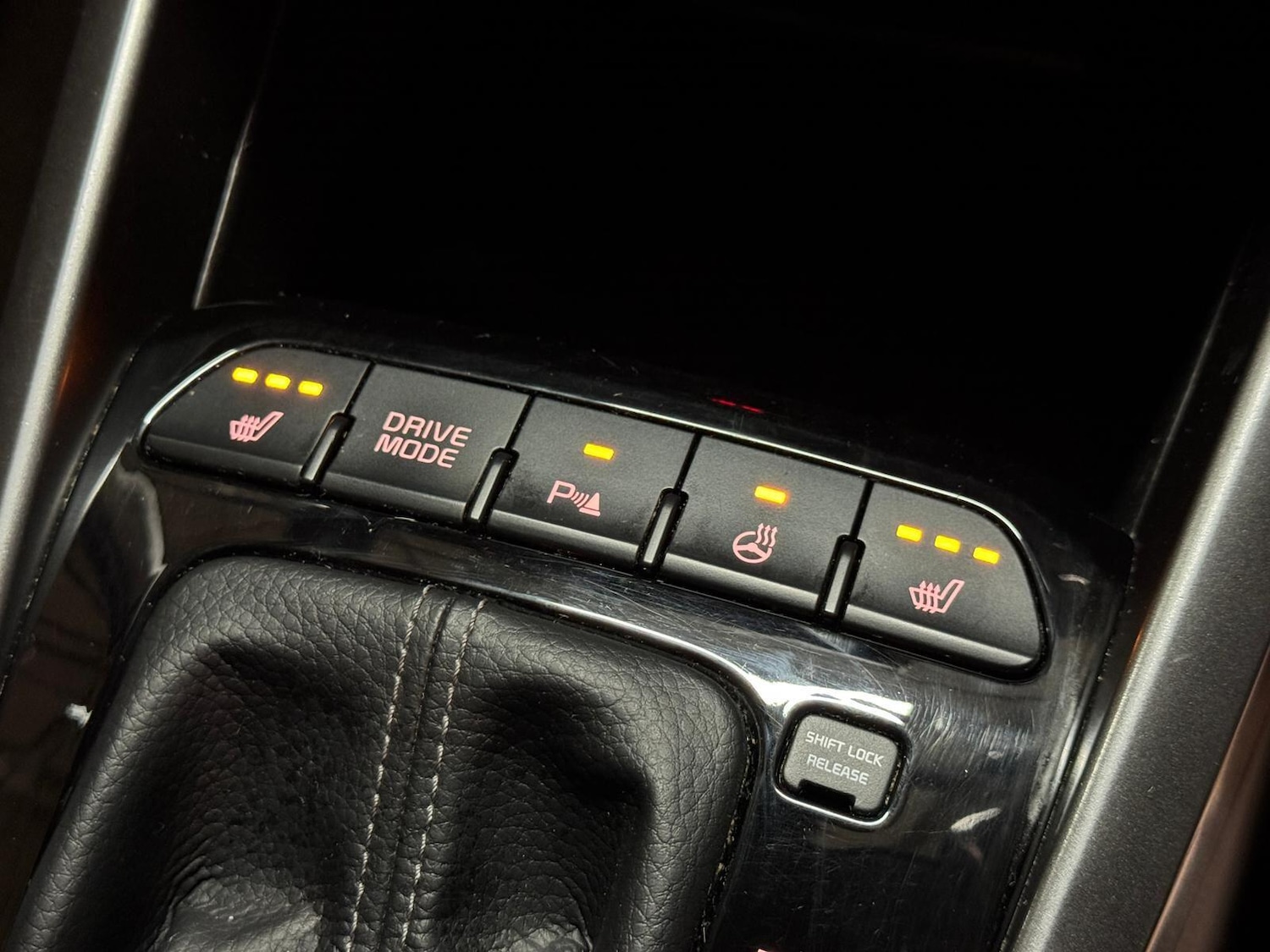 Used Kia Stonic 2021 for sale - 77215925: Photo 38