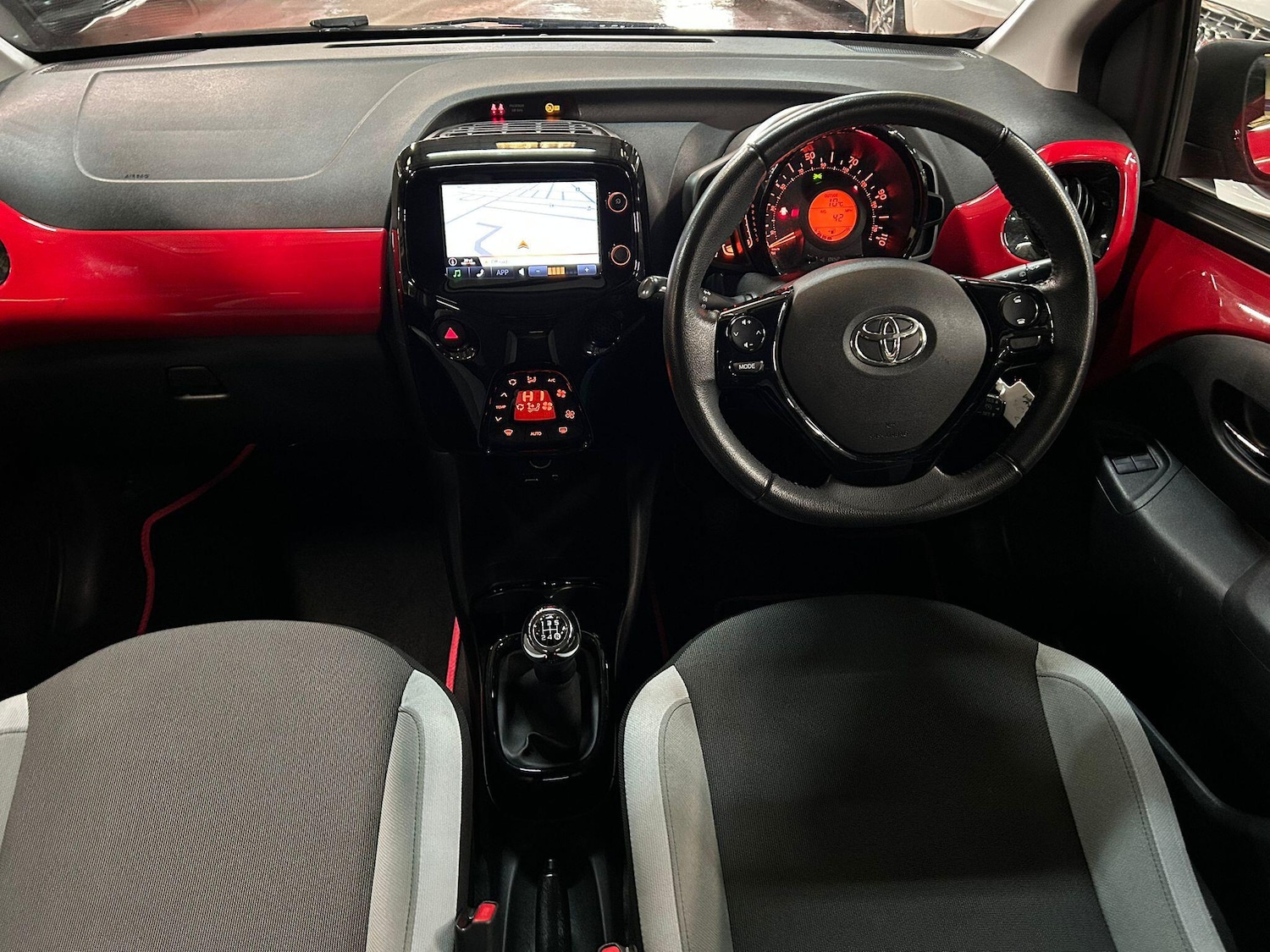 Used Toyota AYGO 2018 for sale - 76742338: Photo 19