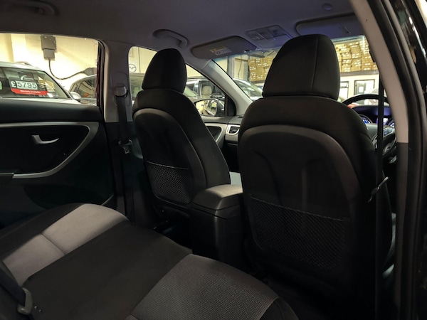 Used Hyundai i30 2015 for sale - 76042592: Photo 19