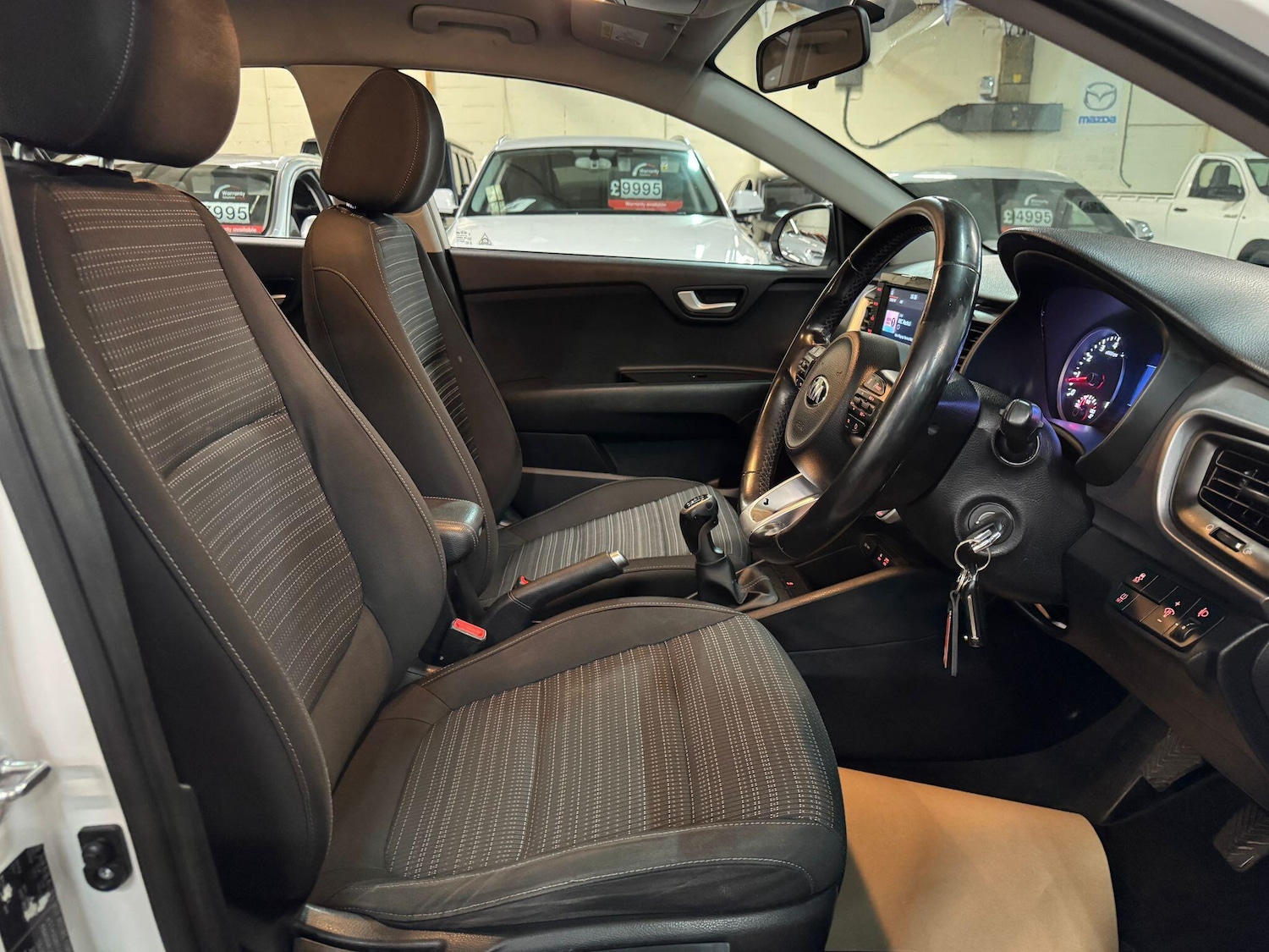 Used Kia Stonic 2018 for sale - 77883026: Photo 10