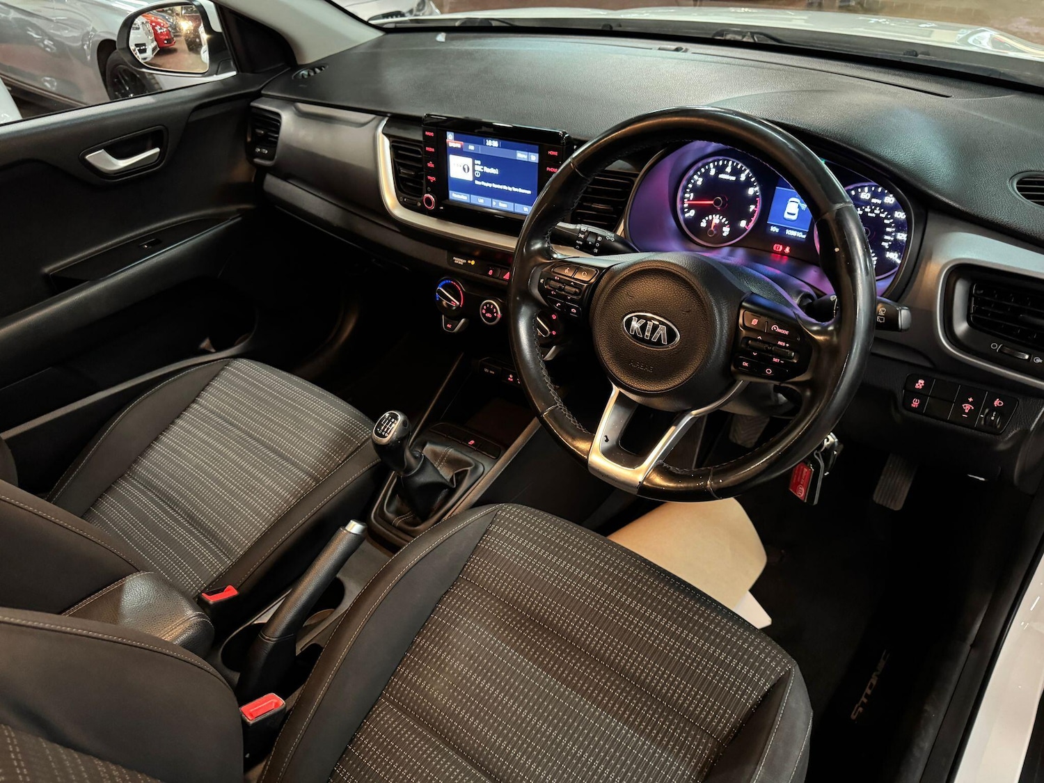 Used Kia Stonic 2018 for sale - 77883026: Photo 12