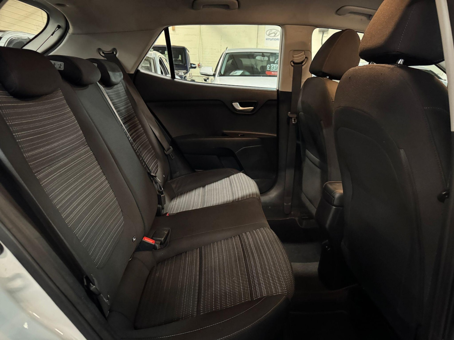 Used Kia Stonic 2018 for sale - 77883026: Photo 32