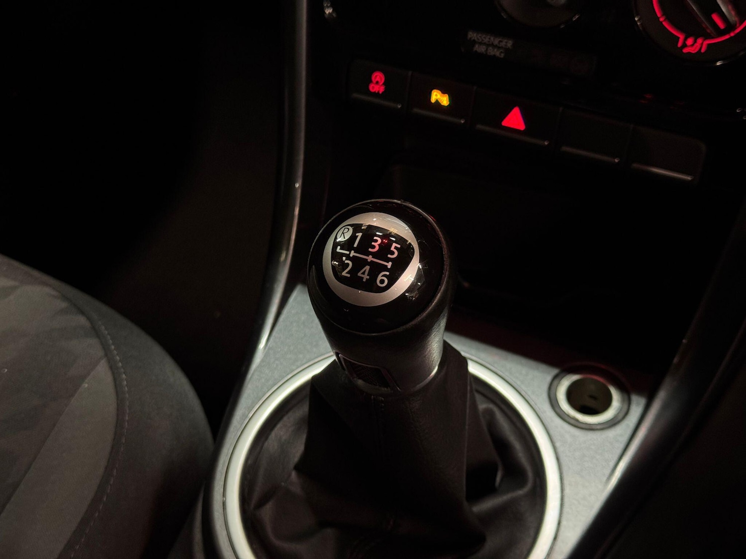 Used Volkswagen Beetle 2016 for sale - 75941383: Photo 33