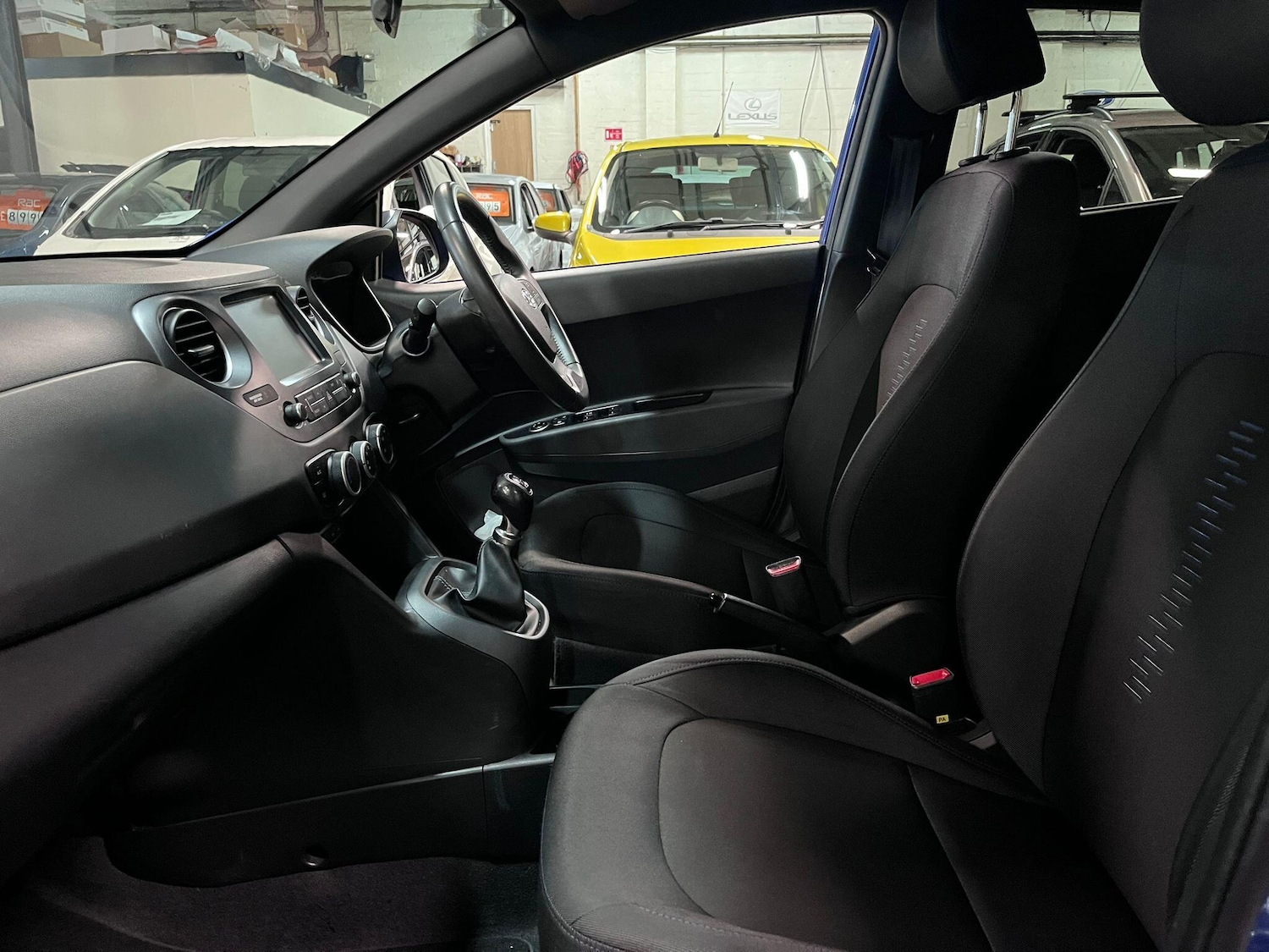 Used Hyundai i10 2018 for sale - 75977309: Photo 18