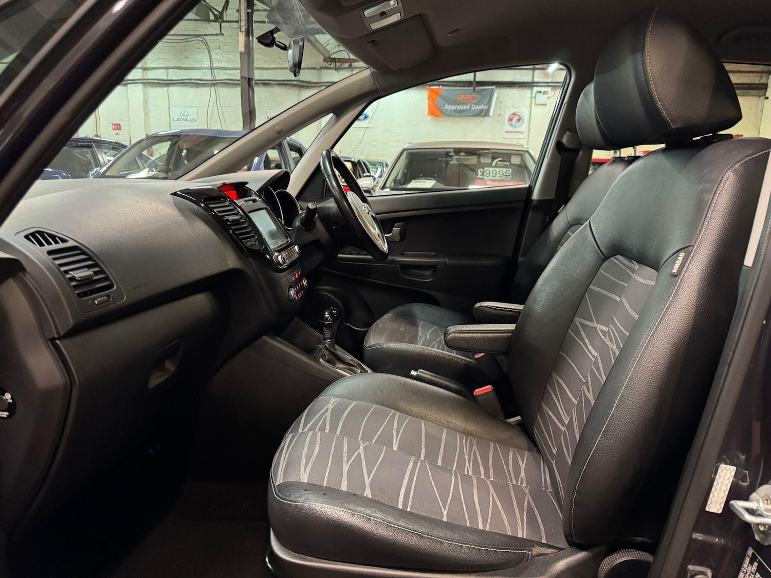 Used Kia Venga 2017 for sale - 76432923: Photo 14