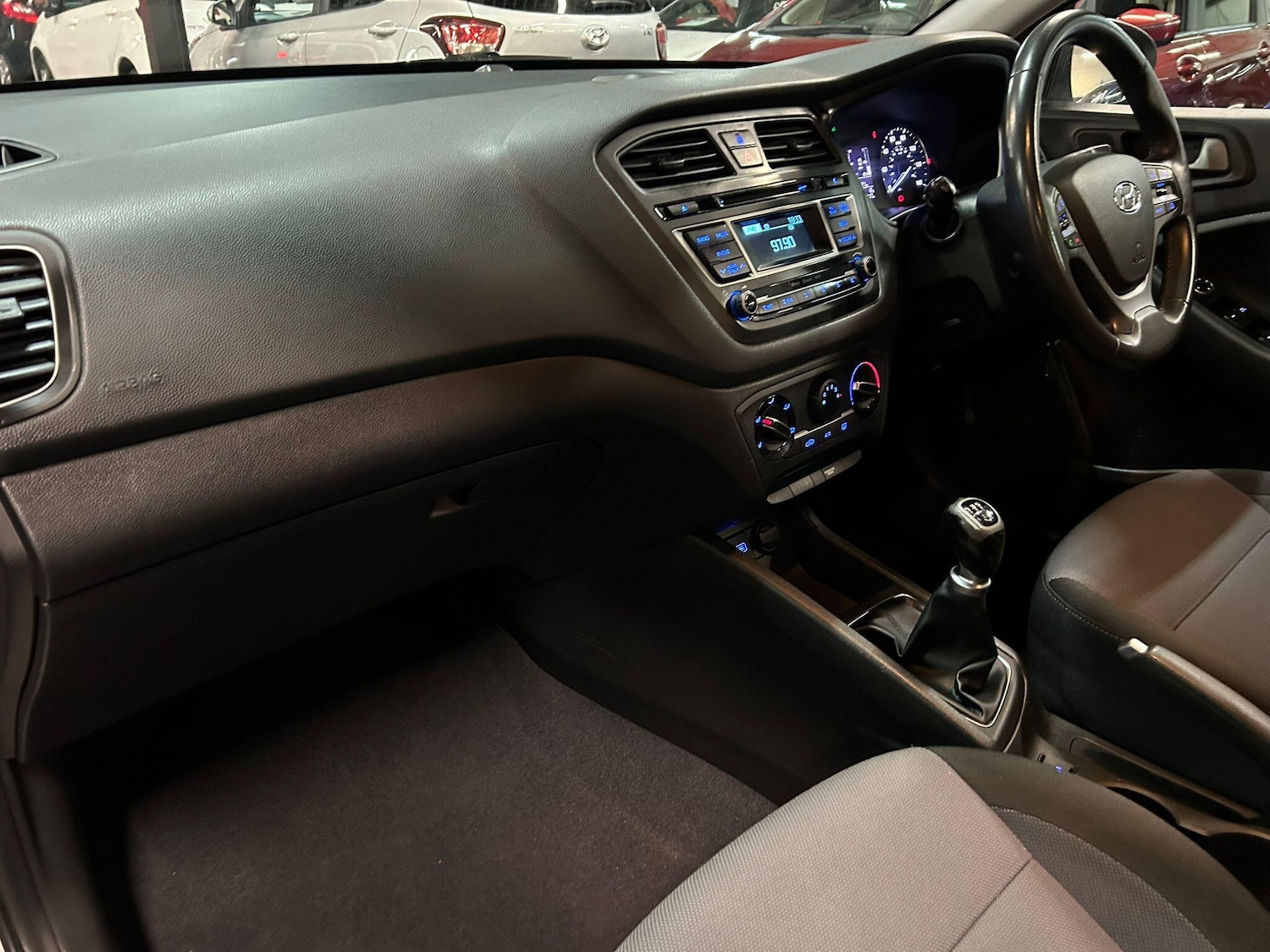 Used Hyundai i20 2018 for sale - 76472665: Photo 16