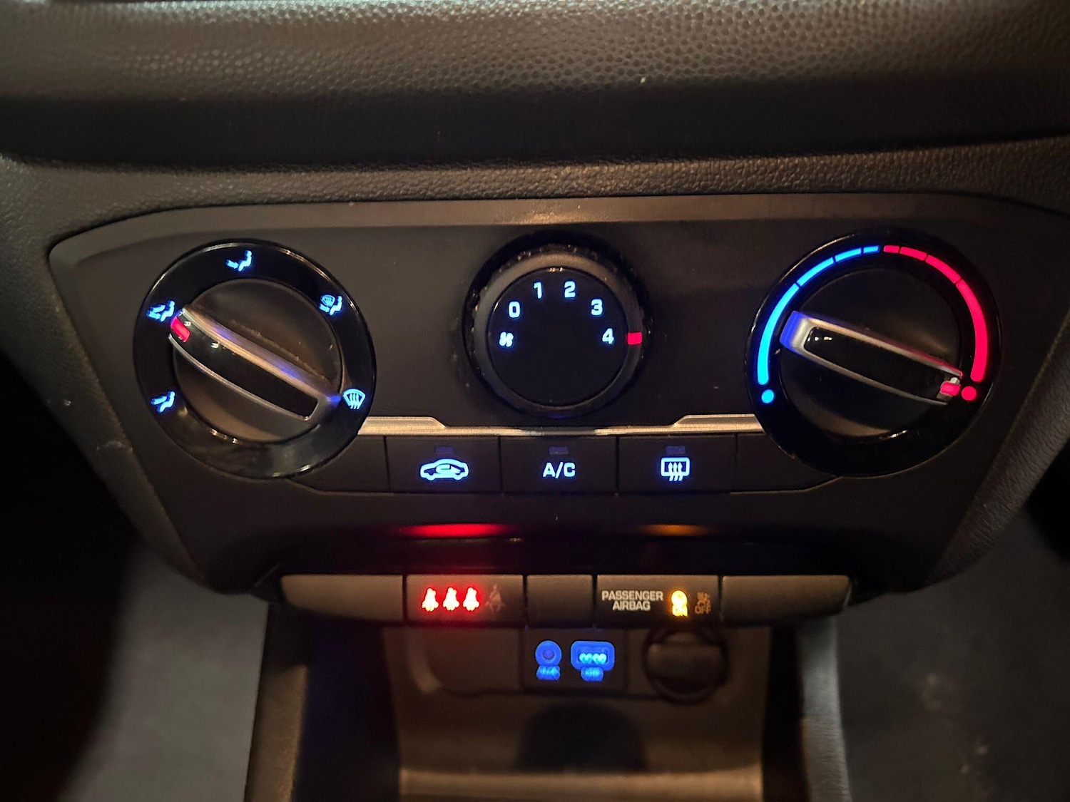 Used Hyundai i20 2018 for sale - 76472665: Photo 32