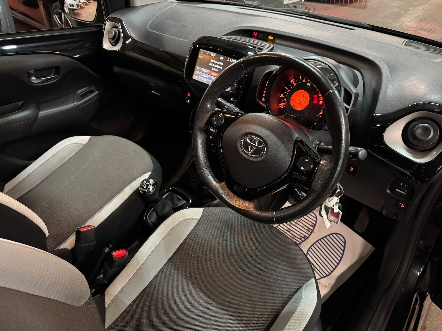 Used Toyota AYGO 2015 for sale - 77175452: Photo 11