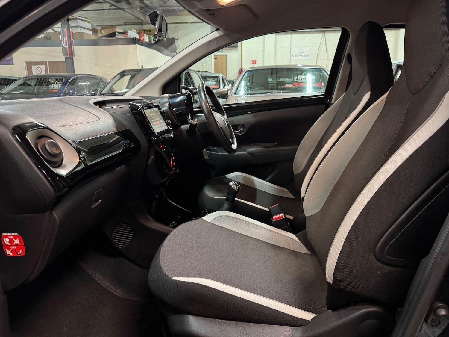 Used Toyota AYGO 2015 for sale - 77175452: Photo 13