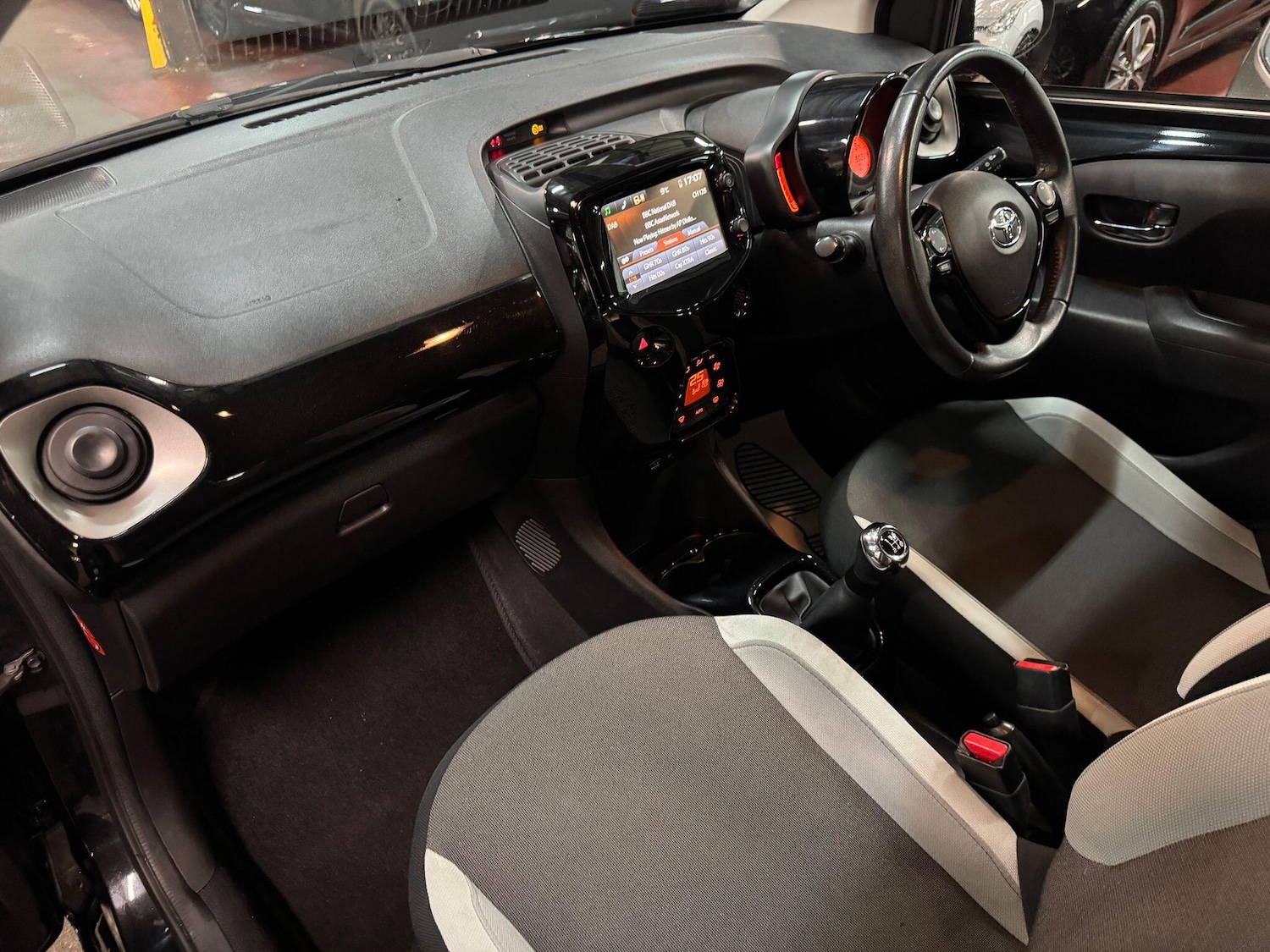 Used Toyota AYGO 2015 for sale - 77175452: Photo 14