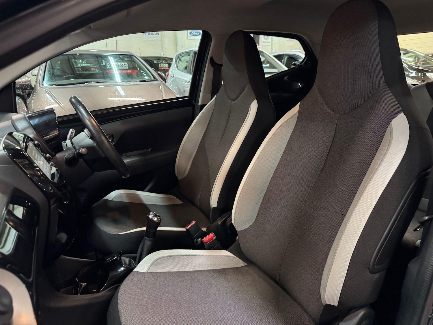 Used Toyota AYGO 2015 for sale - 77175452: Photo 15