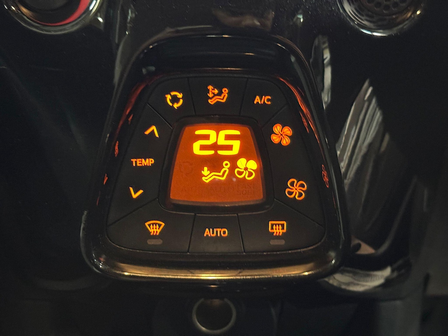 Used Toyota AYGO 2015 for sale - 77175452: Photo 35