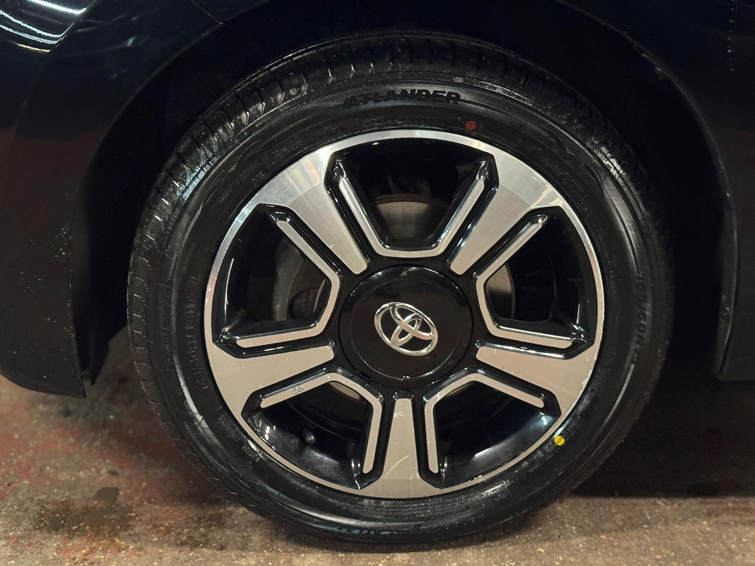 Used Toyota AYGO 2015 for sale - 77175452: Photo 9