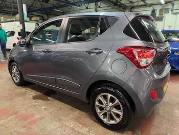Used Hyundai i10 2015 for sale - 76371056: Photo