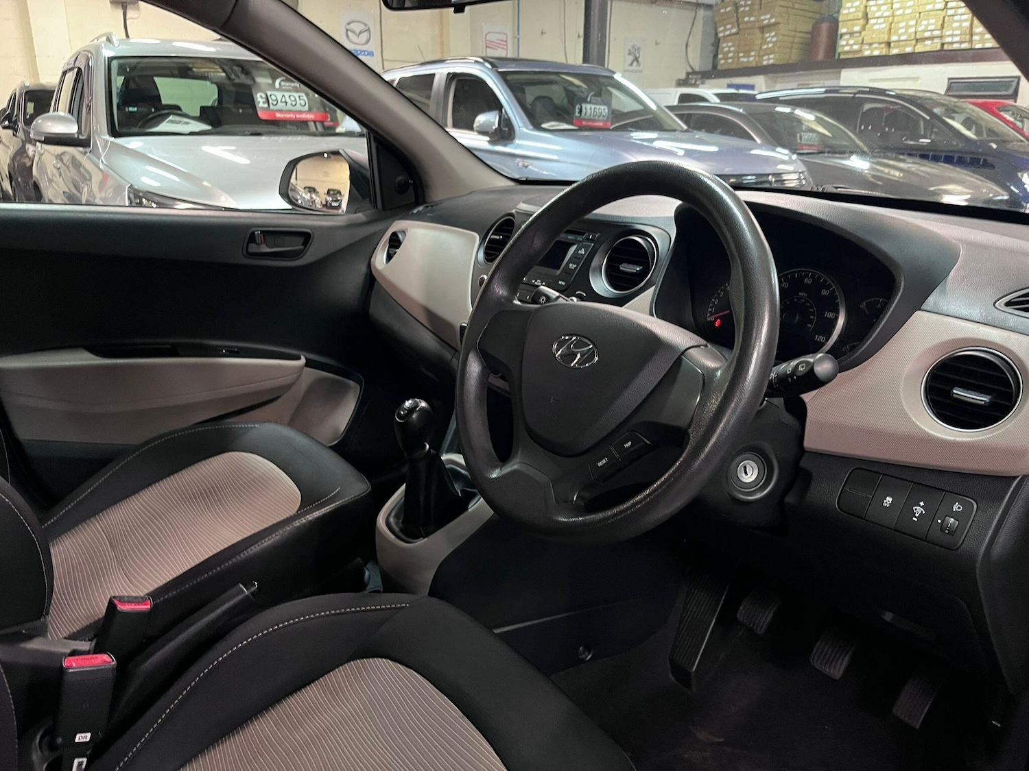 Used Hyundai i10 2015 for sale - 76484642: Photo 15