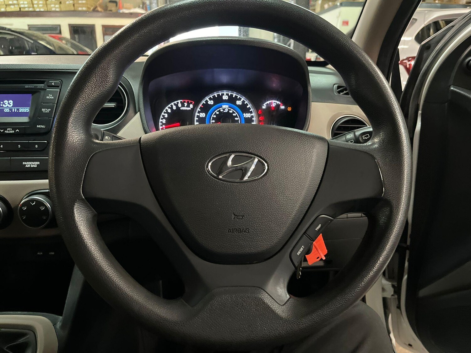 Used Hyundai i10 2015 for sale - 76484642: Photo 26