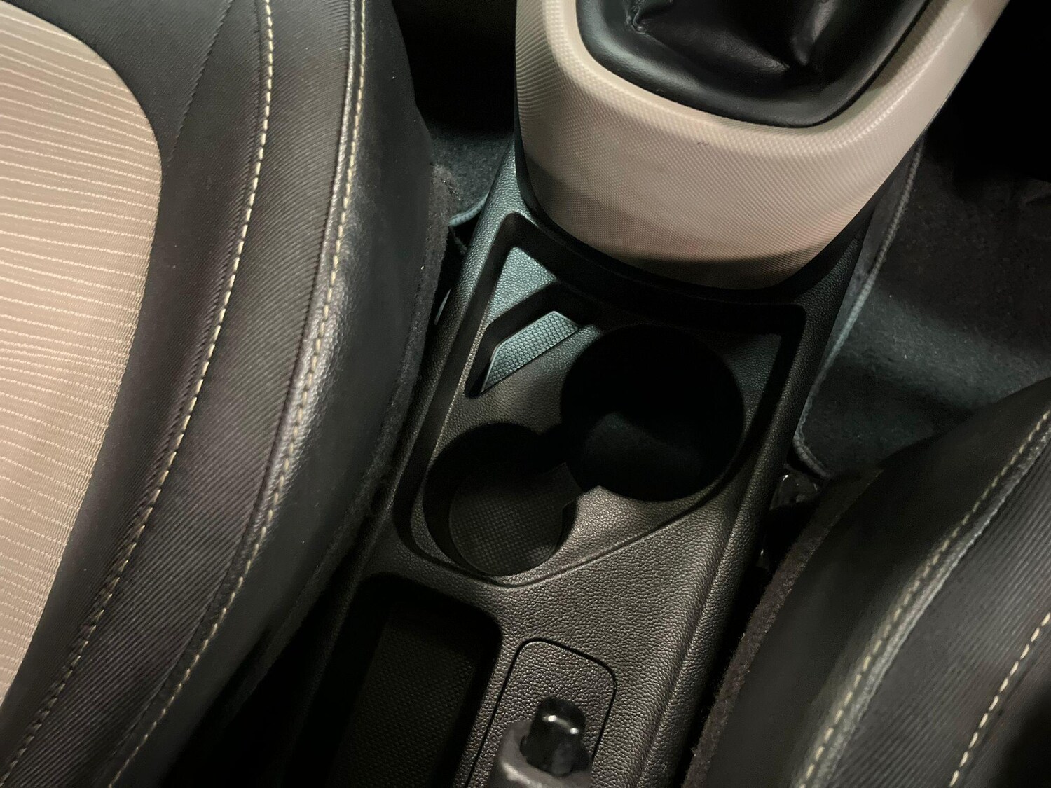 Used Hyundai i10 2015 for sale - 76484642: Photo 35