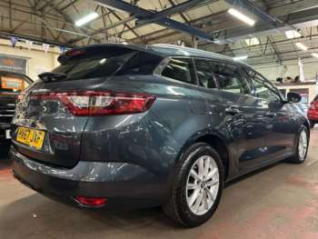 Used Renault Megane 2017 for sale - 74610446: Photo