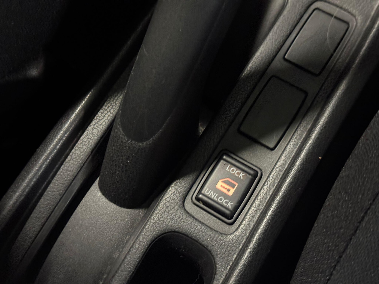 Used Nissan Note 2015 for sale - 76498955: Photo 36