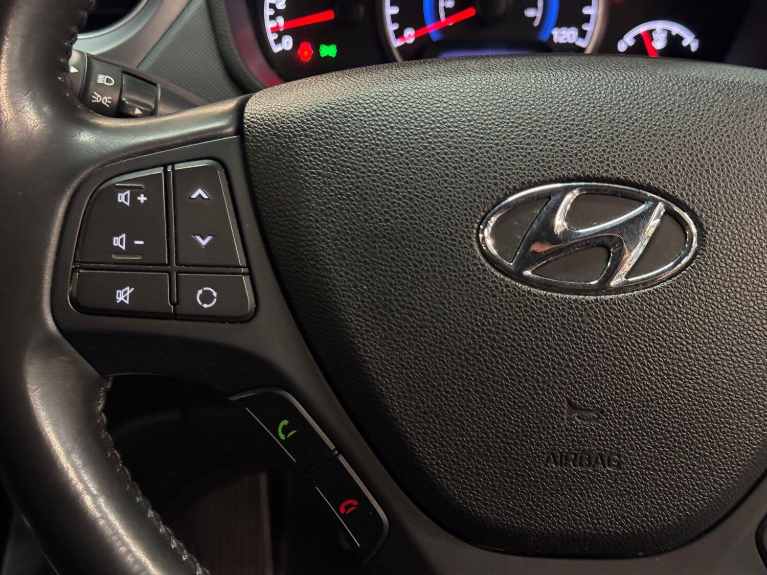 Used Hyundai i10 2018 for sale - 76522337: Photo 26