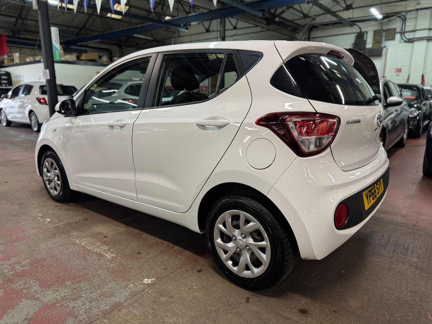 Used Hyundai i10 2018 for sale - 76522337: Photo 4
