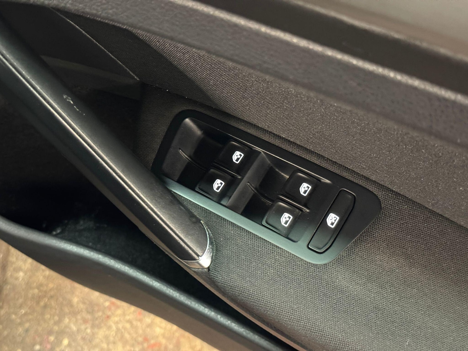 Used Volkswagen Golf 2016 for sale - 75978217: Photo 42