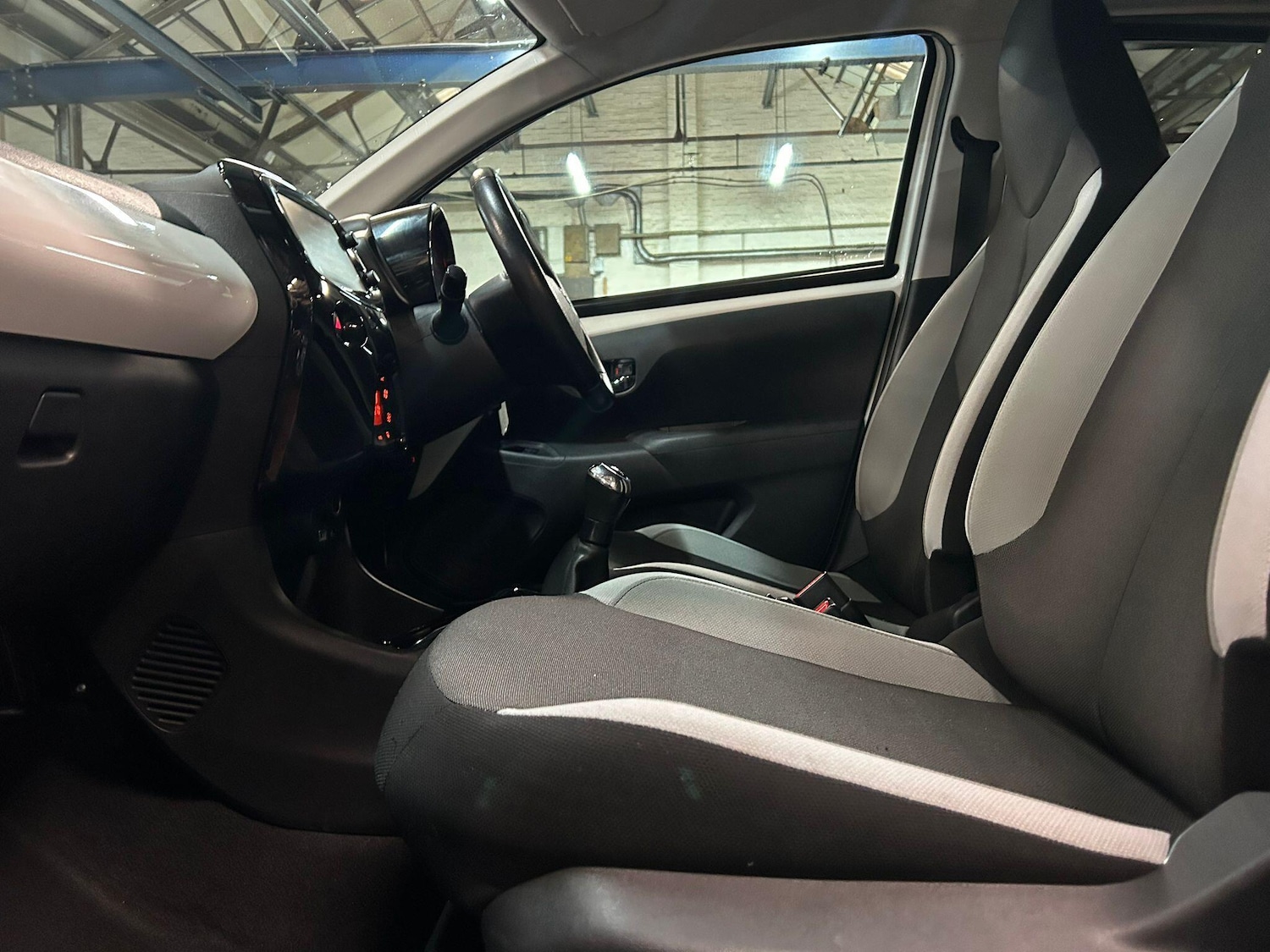 Used Toyota AYGO 2017 for sale - 76743459: Photo 14