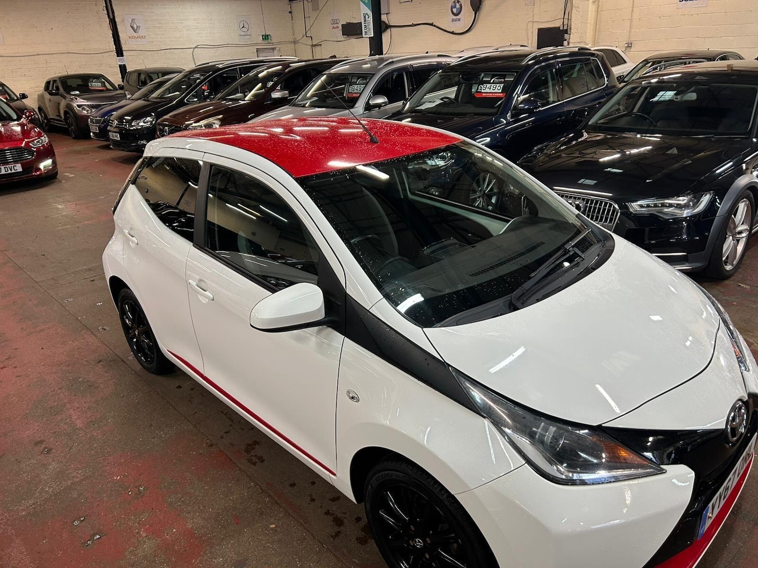 Used Toyota AYGO 2017 for sale - 76743459: Photo 8