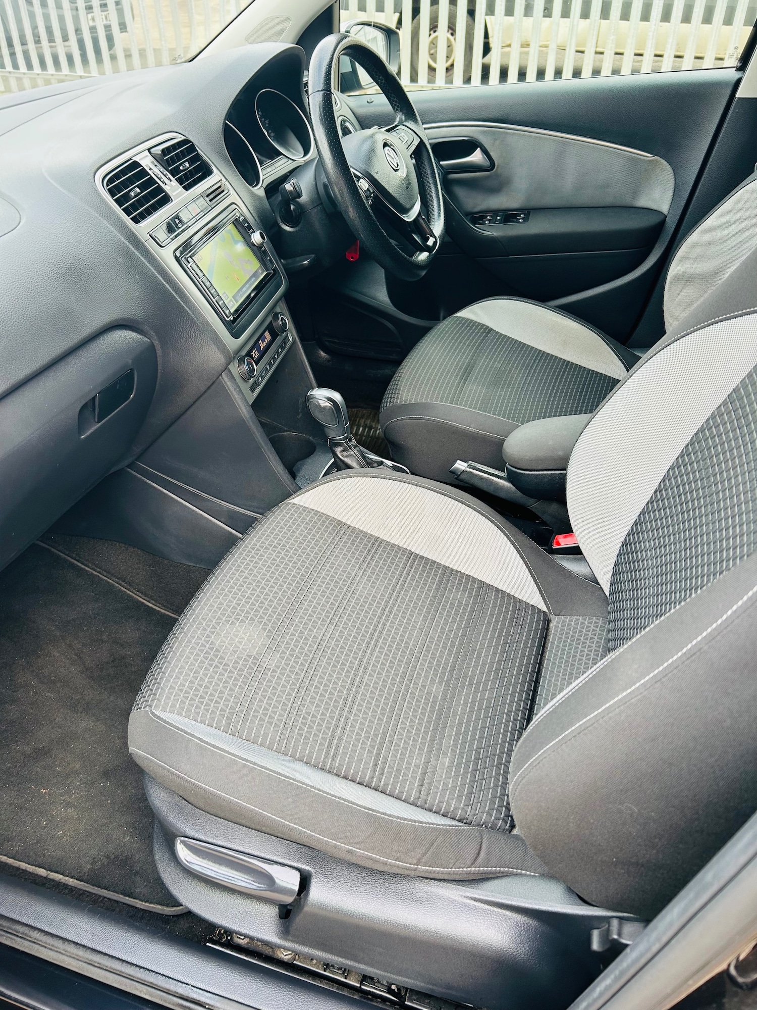 Used Volkswagen Polo 2015 for sale - 77732370: Photo 9