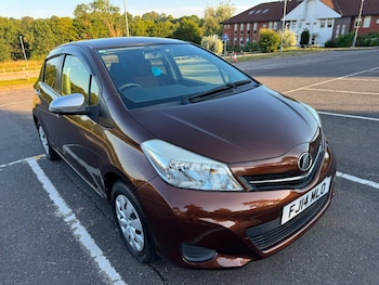 Used Toyota Yaris 2014 for sale - 79208547: Photo
