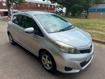 Used Toyota Yaris 2013 for sale - 79208688: Photo