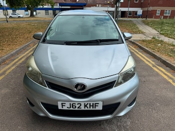 Used Toyota Yaris 2013 for sale - 79208688: Photo