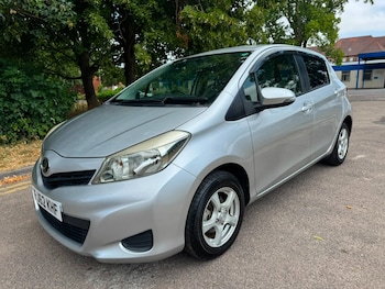 Used Toyota Yaris 2013 for sale - 79208688: Photo