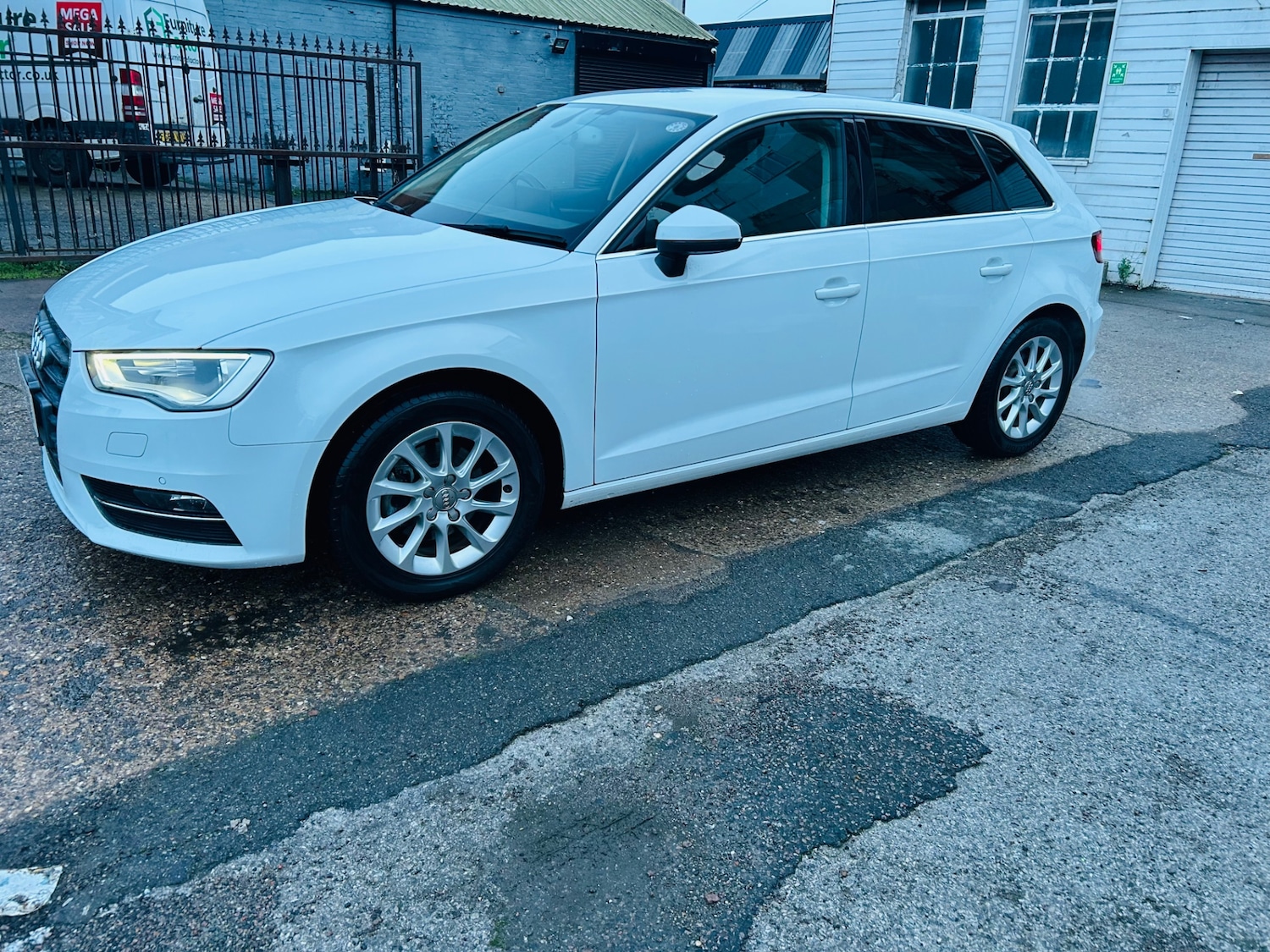Used Audi A3 2014 for sale - 77385398: Photo 4