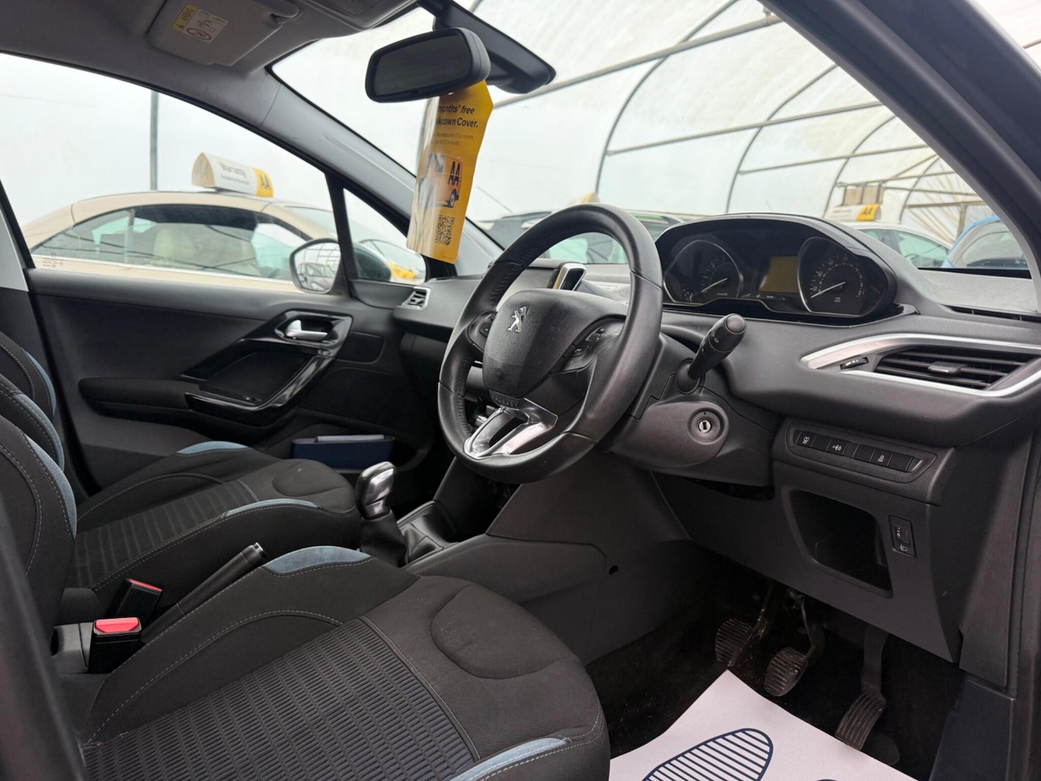 Used Peugeot 208 2015 for sale - 77315102: Photo 13