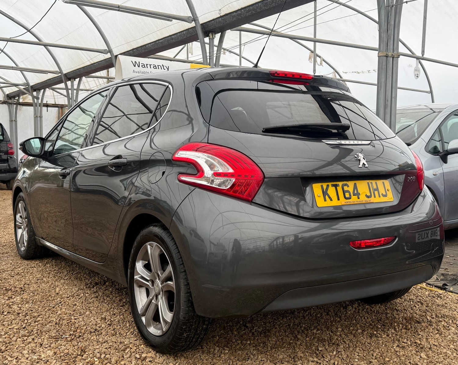 Used Peugeot 208 2015 for sale - 77315102: Photo 2