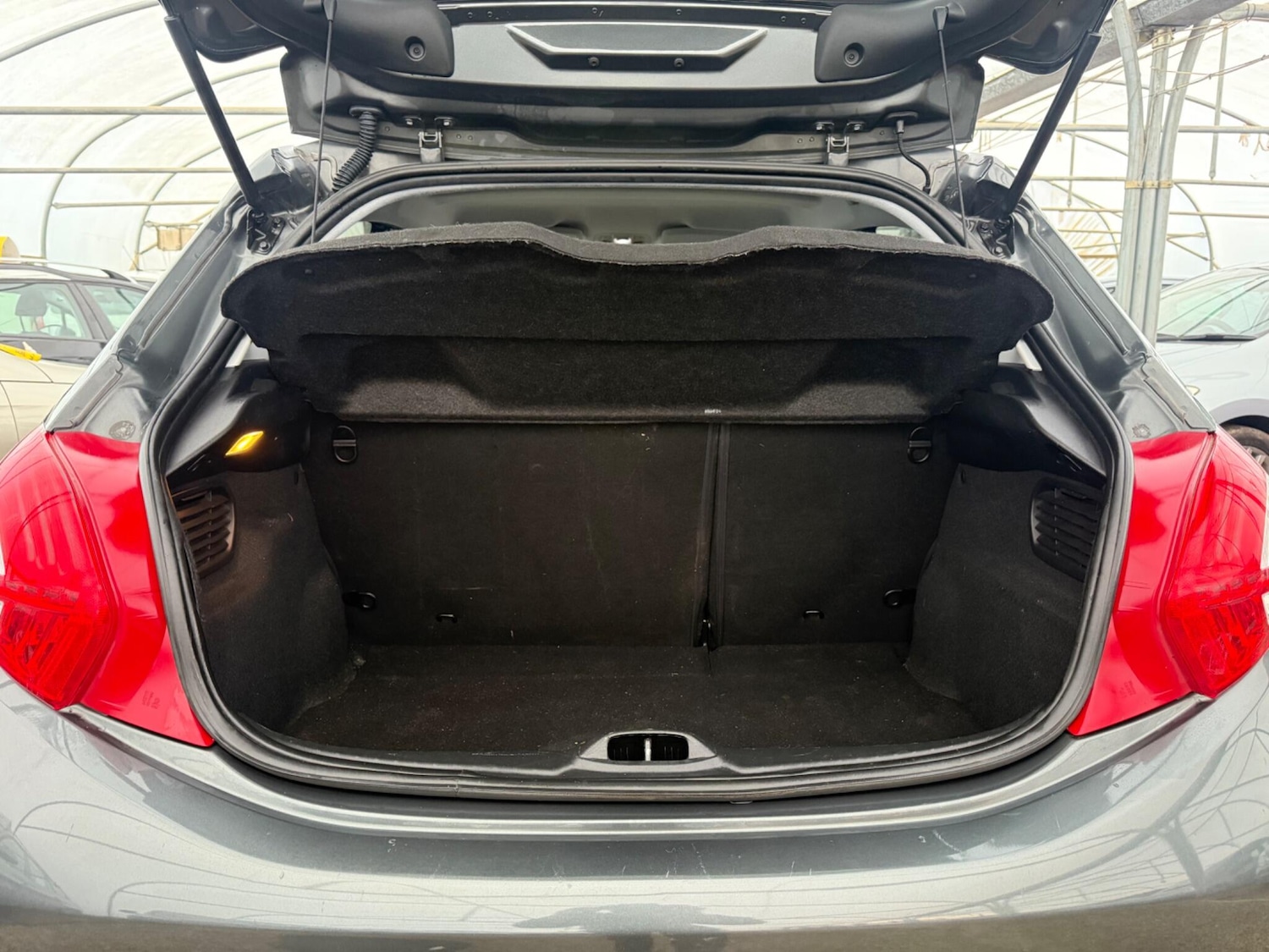 Used Peugeot 208 2015 for sale - 77315102: Photo 21