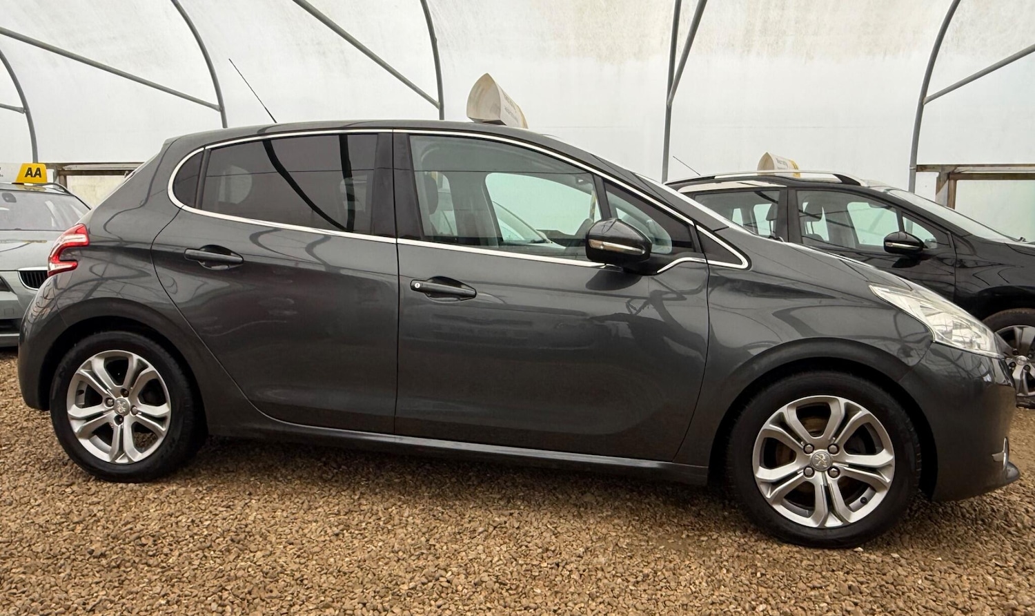 Used Peugeot 208 2015 for sale - 77315102: Photo 32