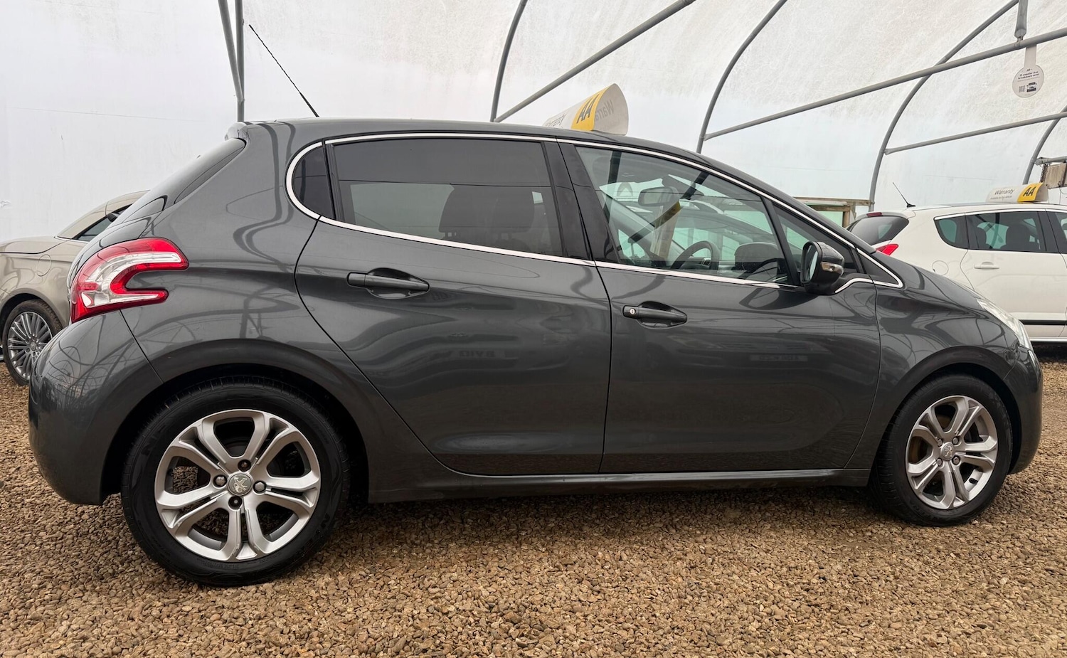 Used Peugeot 208 2015 for sale - 77315102: Photo 33