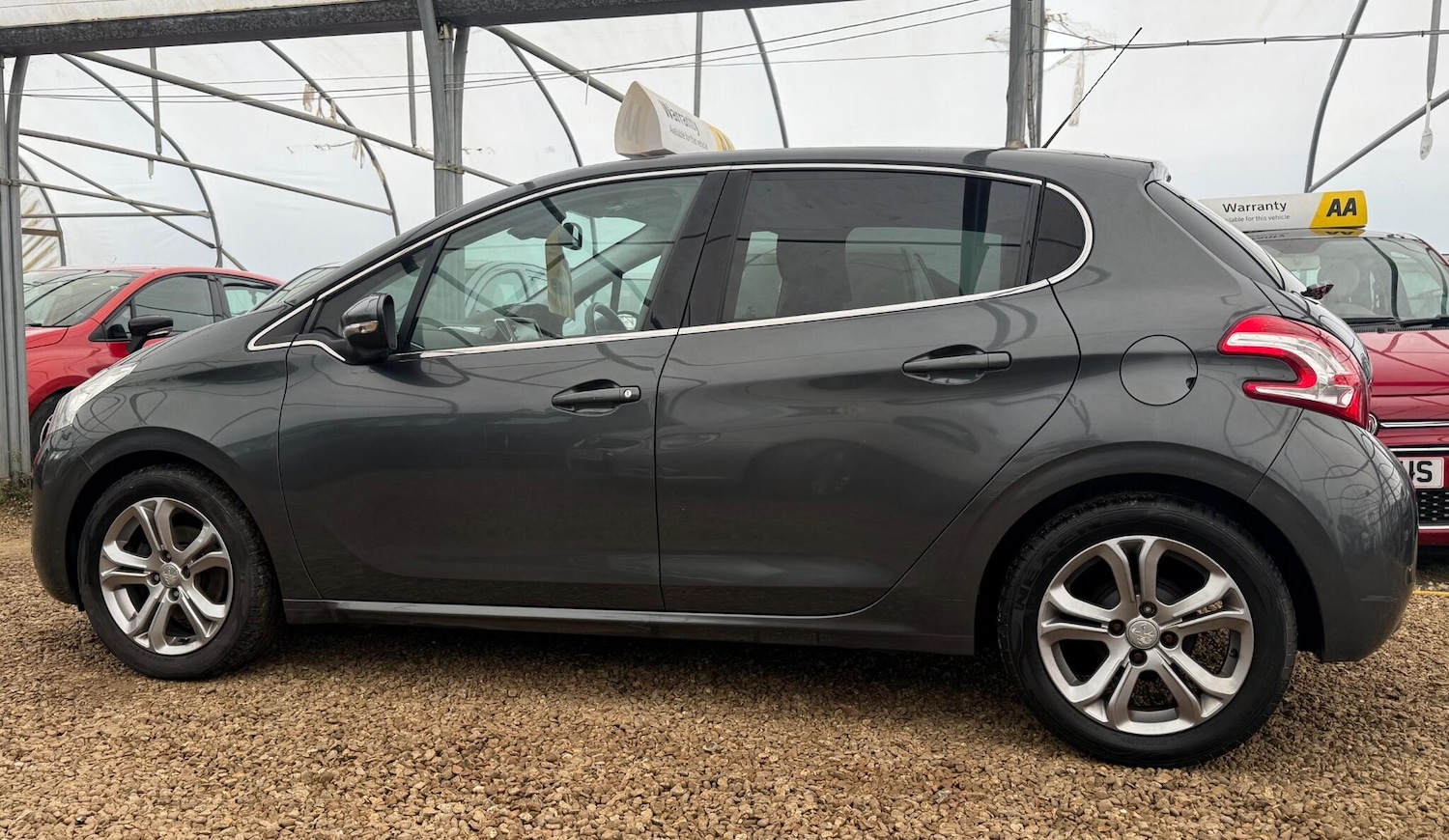 Used Peugeot 208 2015 for sale - 77315102: Photo 39