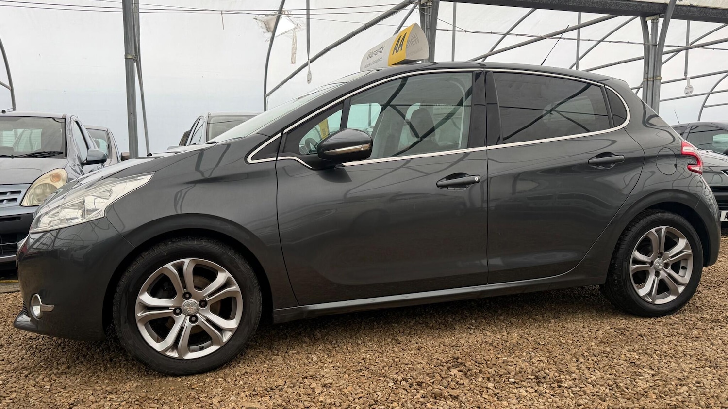 Used Peugeot 208 2015 for sale - 77315102: Photo 40