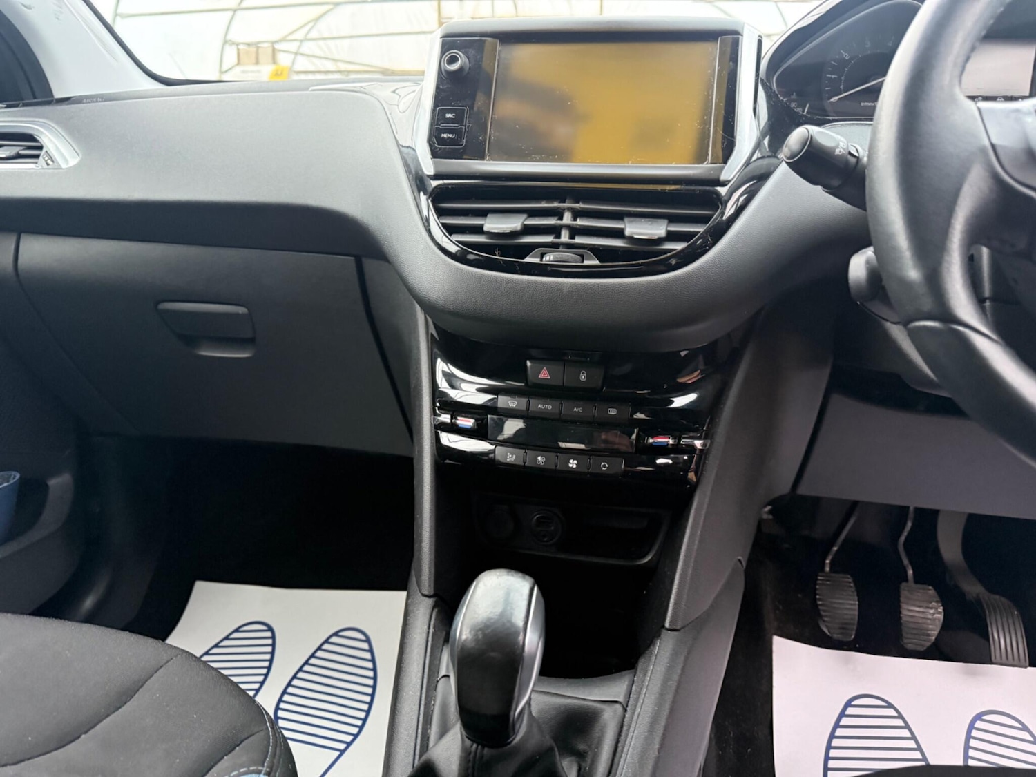 Used Peugeot 208 2015 for sale - 77315102: Photo 45