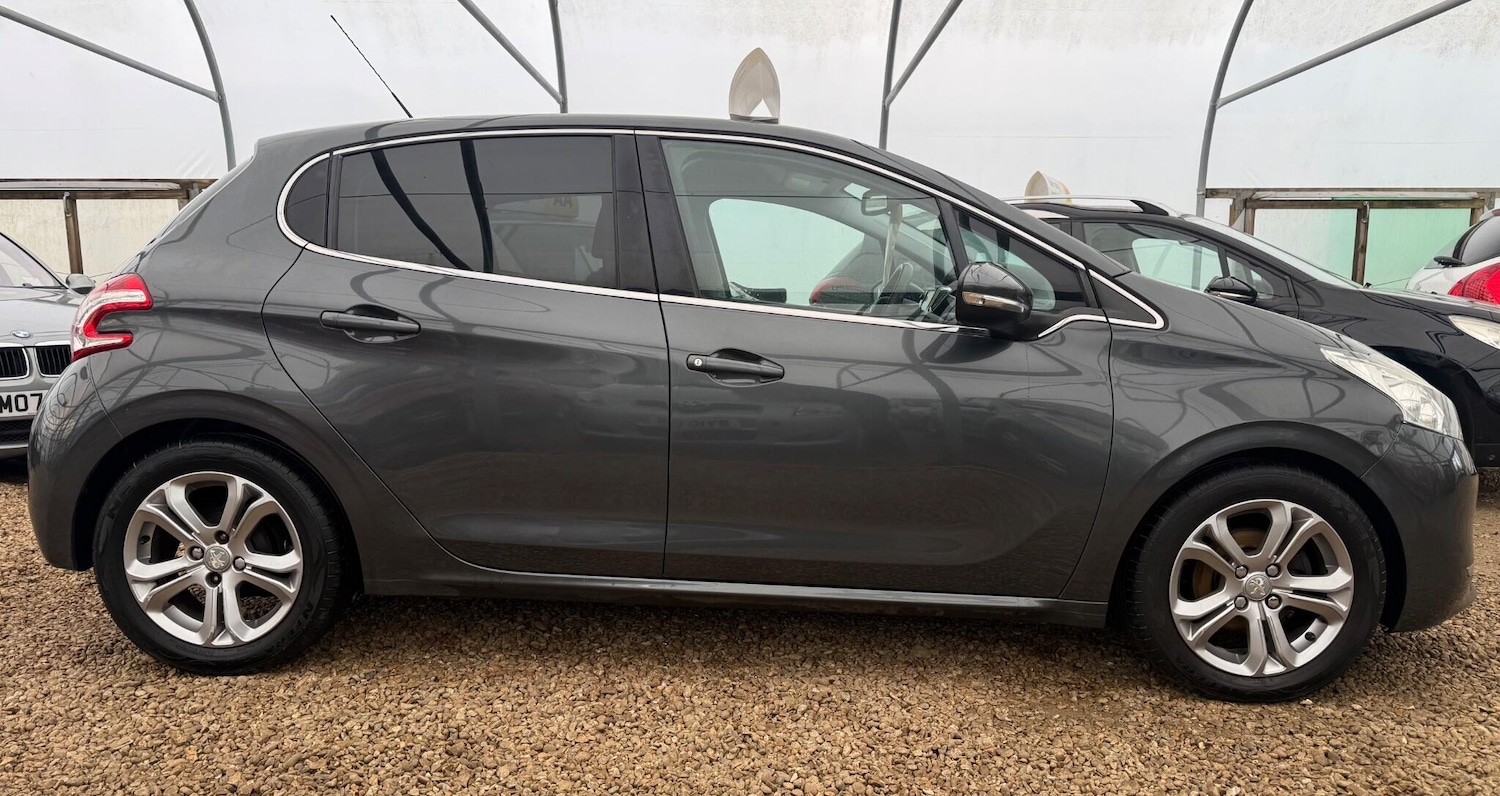 Used Peugeot 208 2015 for sale - 77315102: Photo 5