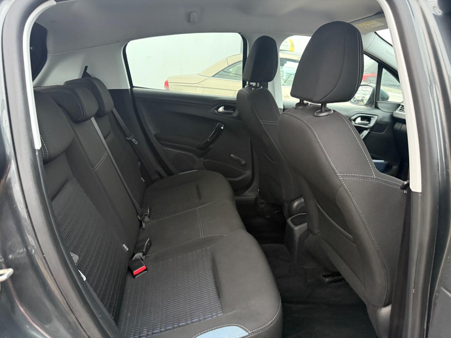 Used Peugeot 208 2015 for sale - 77315102: Photo 51