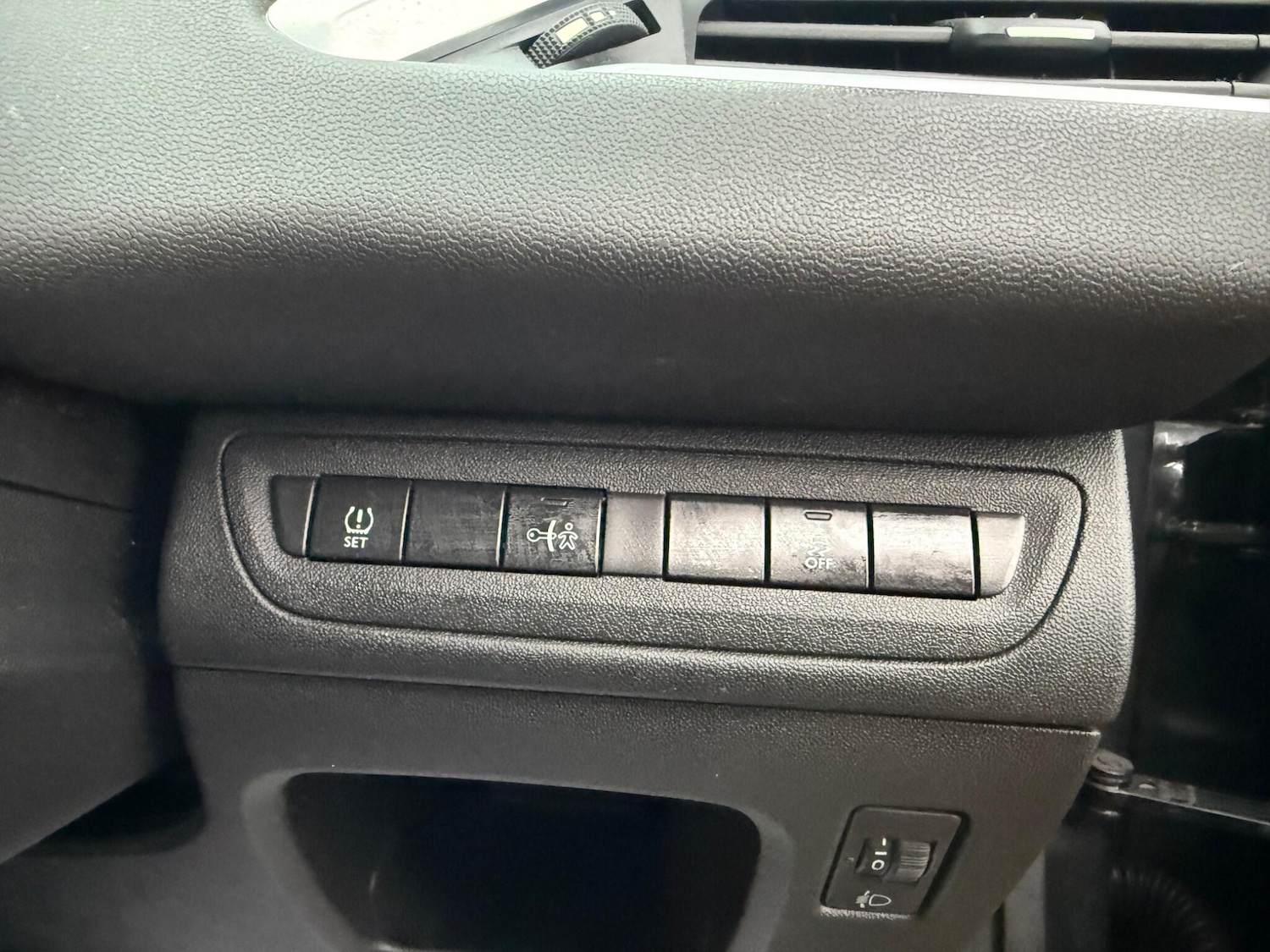 Used Peugeot 208 2015 for sale - 77315102: Photo 68