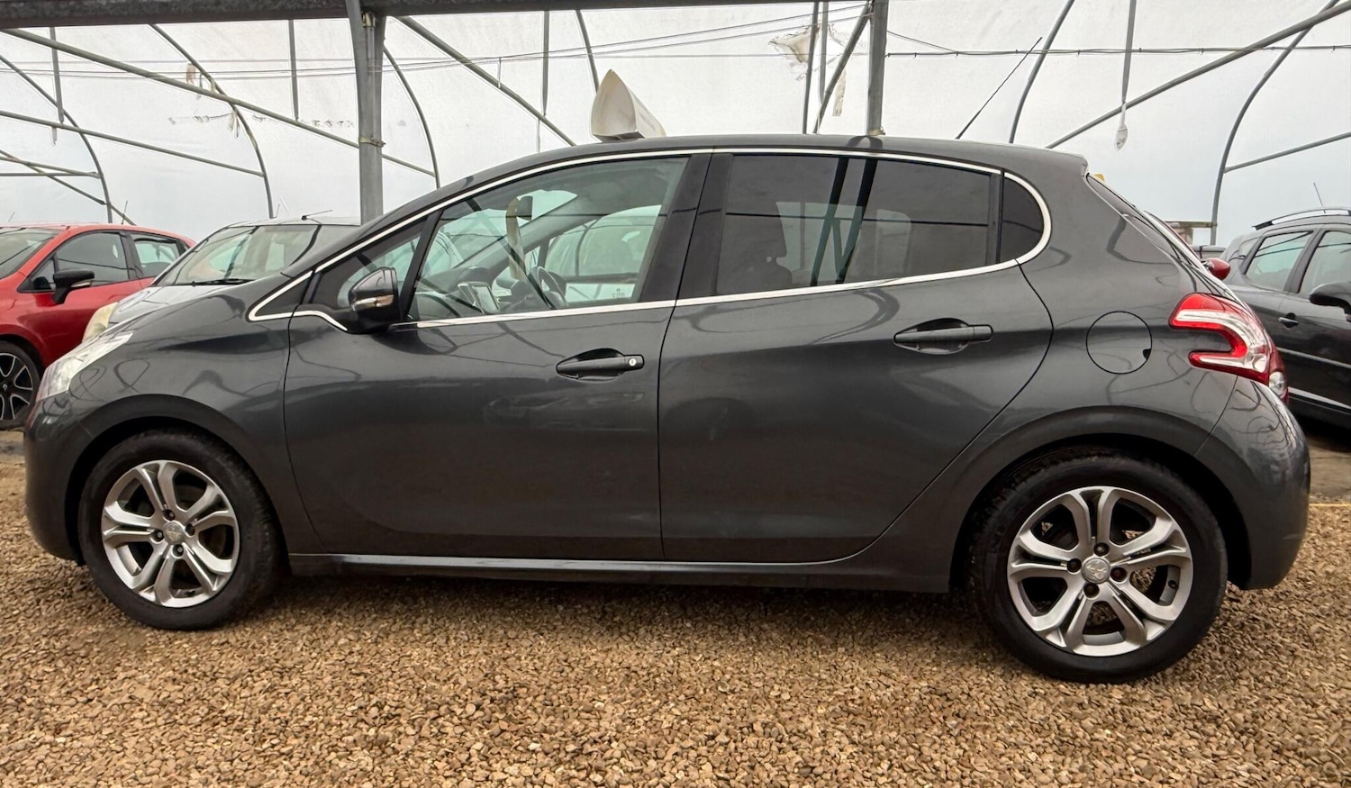 Used Peugeot 208 2015 for sale - 77315102: Photo 7