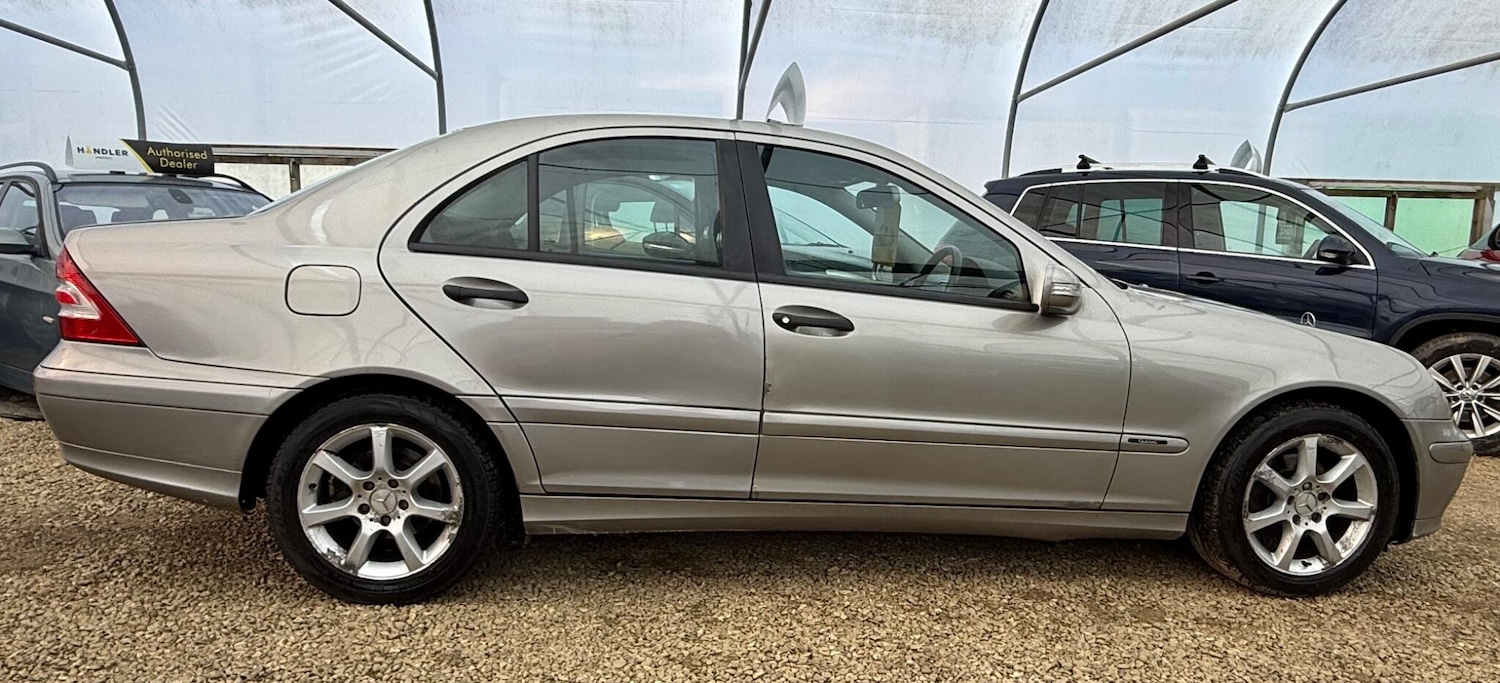 Used Mercedes-Benz C Class 2005 for sale - 77898390: Photo 35